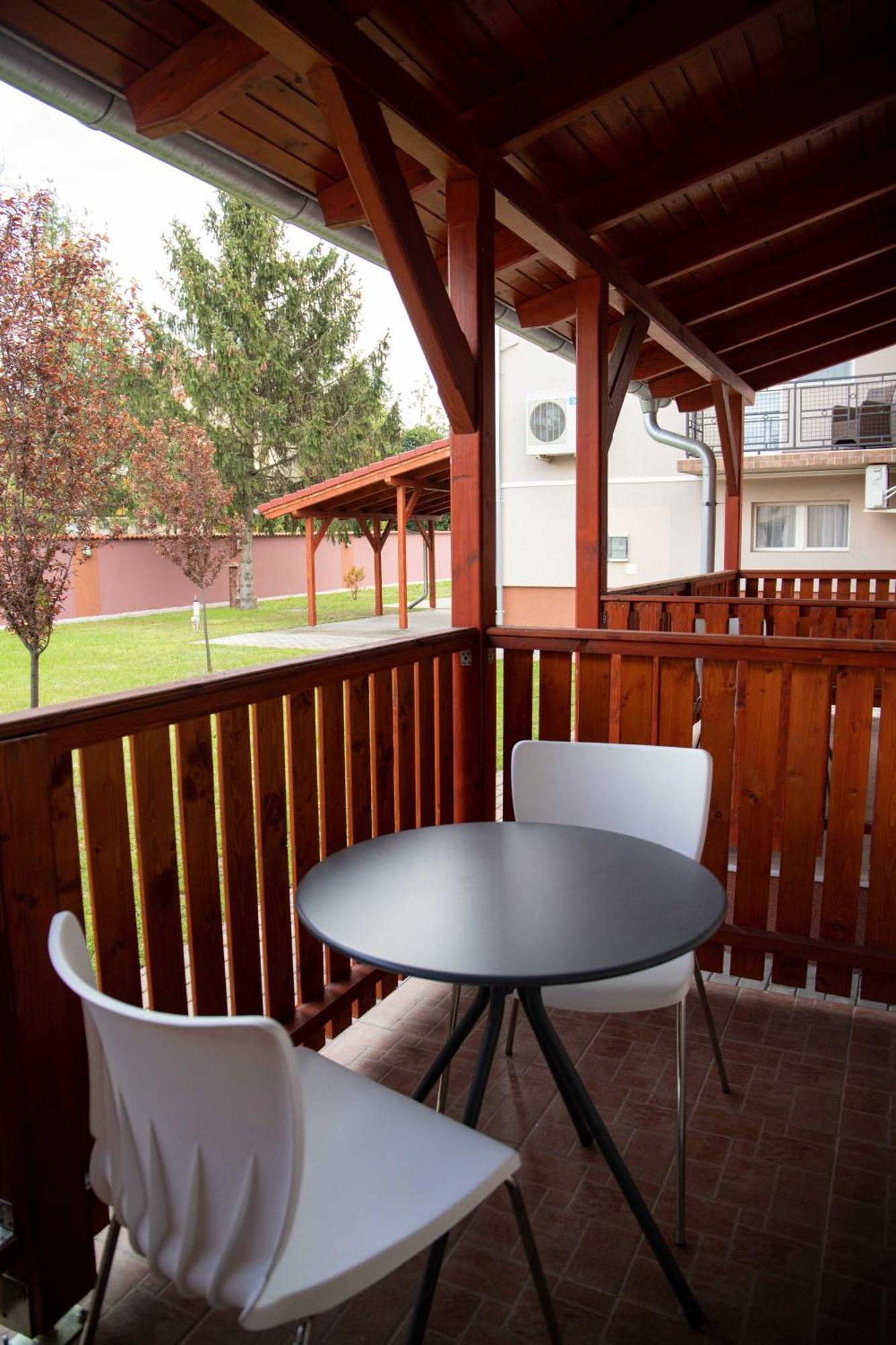 Farkas Villa Apartmanok Mórahalom Exterior foto