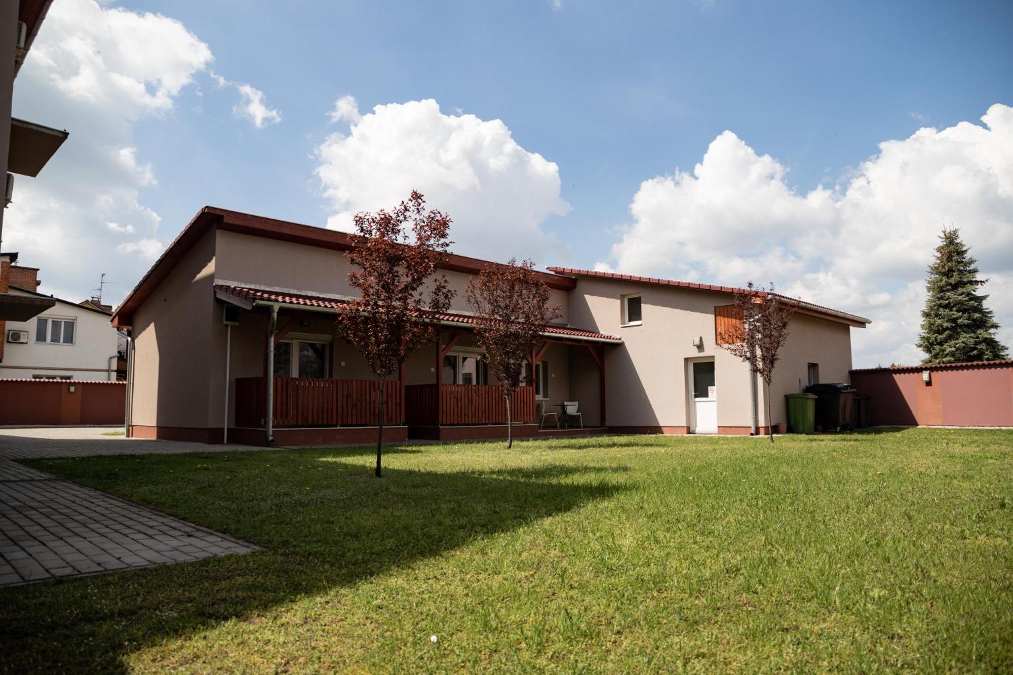 Farkas Villa Apartmanok Mórahalom Exterior foto