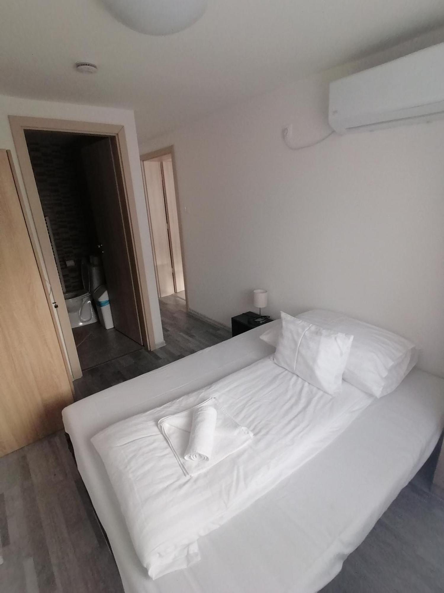 Farkas Villa Apartmanok Mórahalom Quarto foto